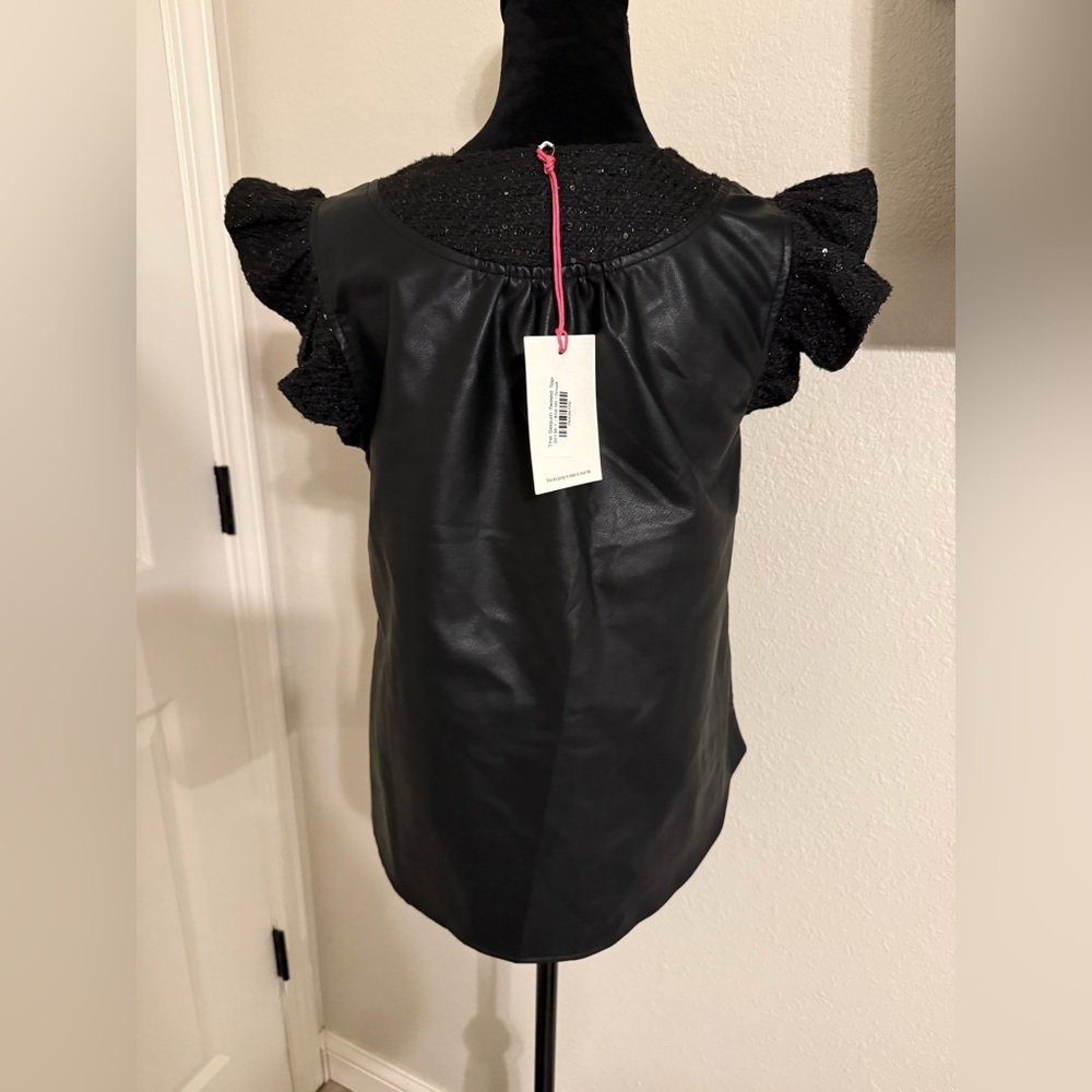 Black Faux Leather Flutter Sleeve Top with Textured Yoke - Picture 5 of 6